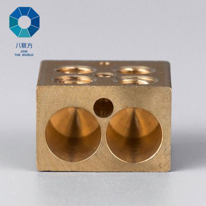 O que devo fazer se um conector de união vazar?